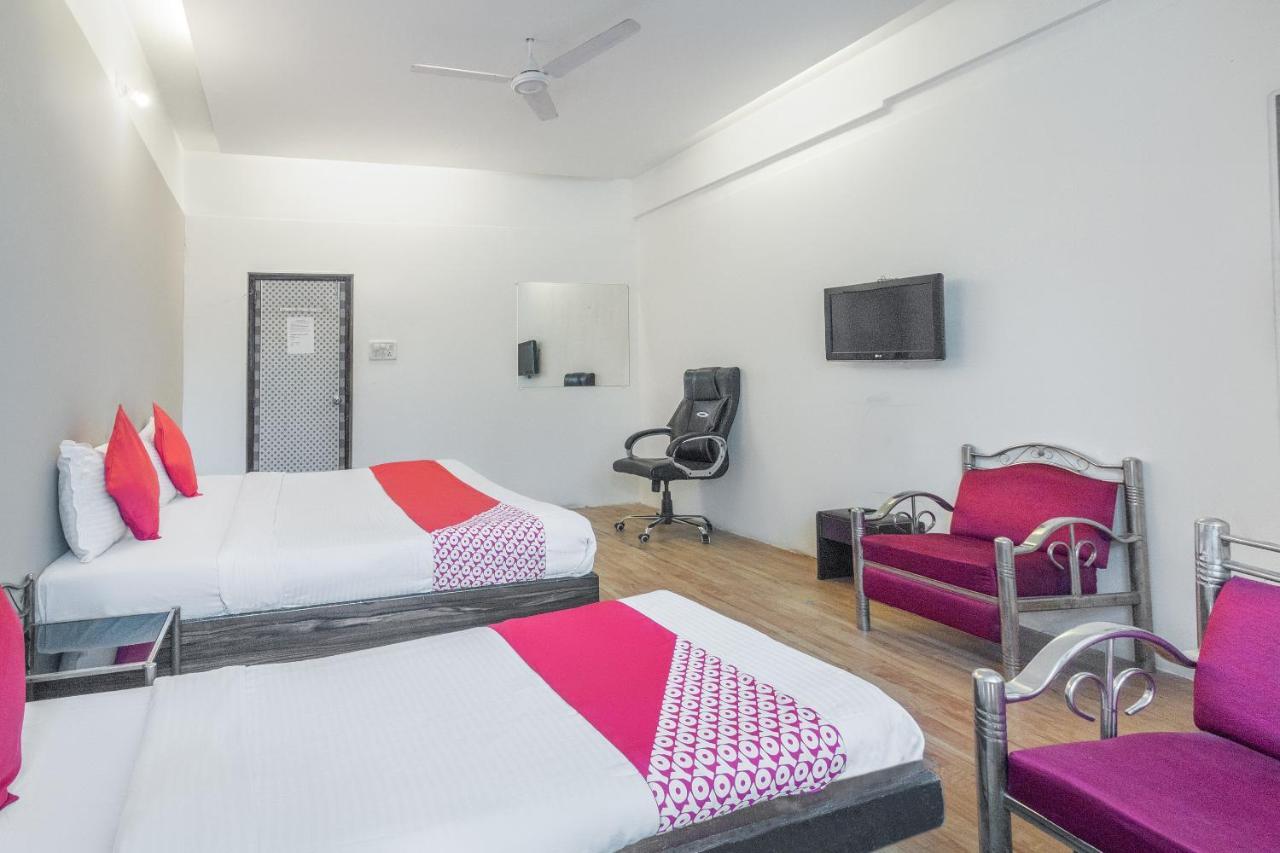 מומביי Oyo 71397 Hotel Guru מראה חיצוני תמונה