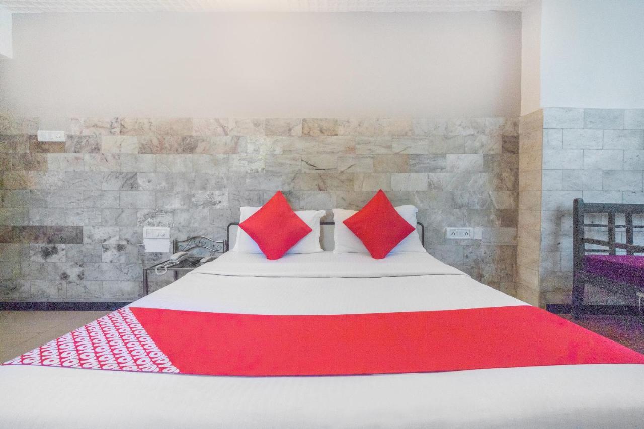 מומביי Oyo 71397 Hotel Guru מראה חיצוני תמונה