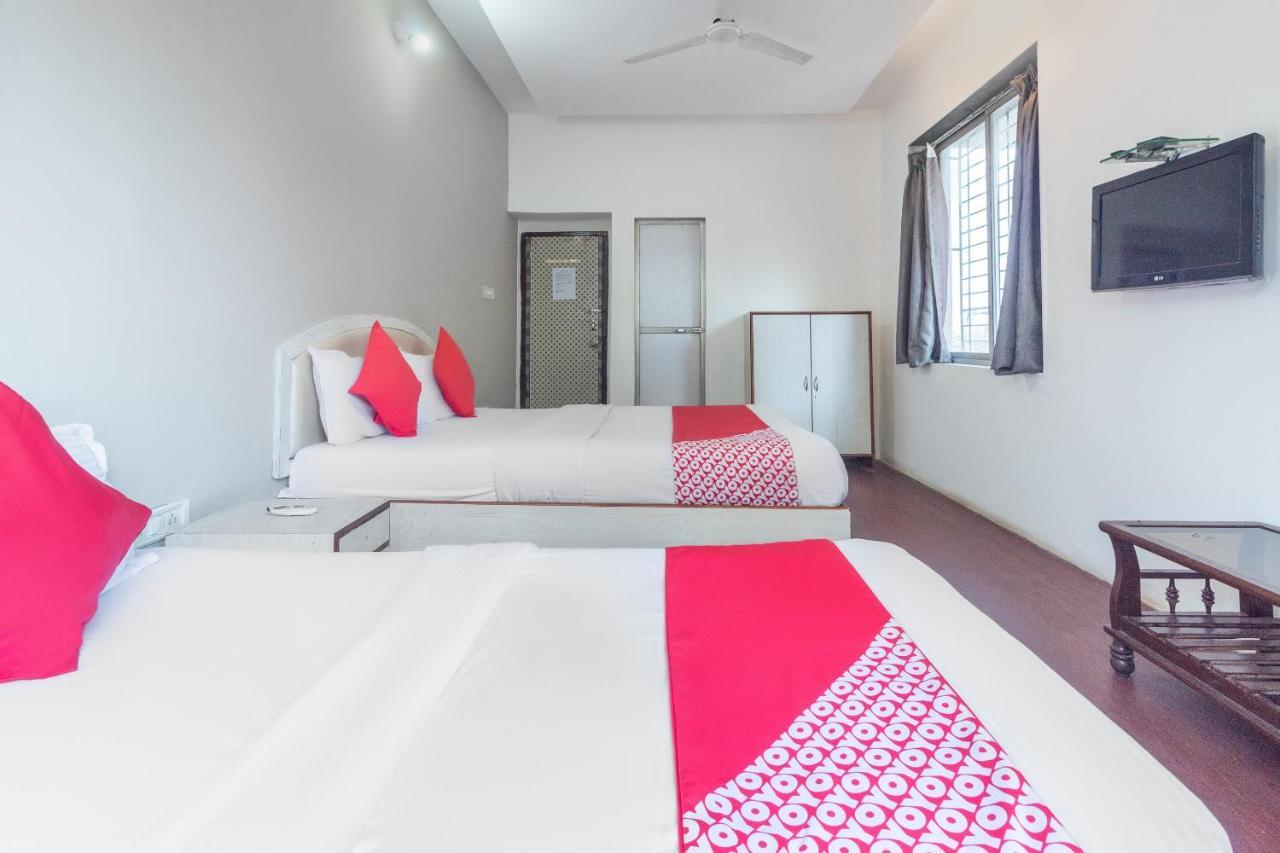 מומביי Oyo 71397 Hotel Guru מראה חיצוני תמונה